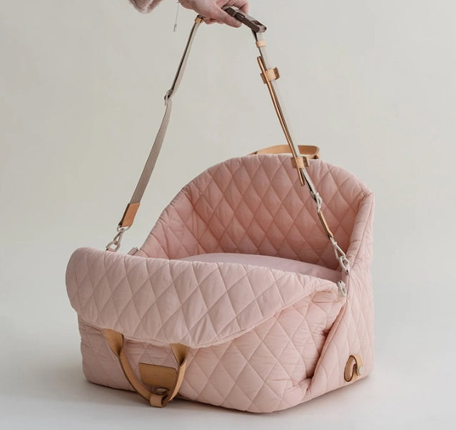 Cama portátil tipo bolsa para perro y gato