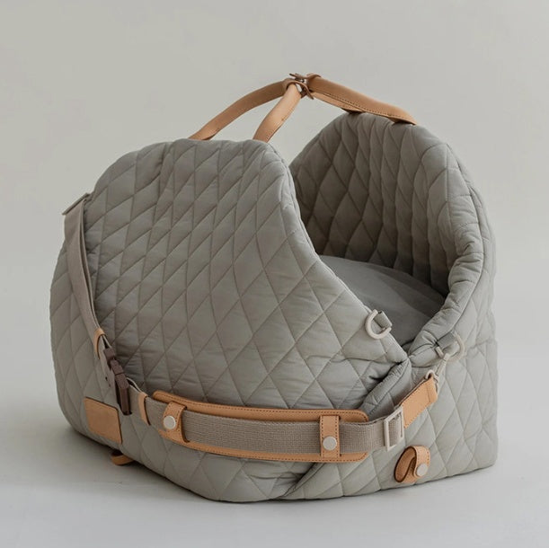 Cama portátil tipo bolsa para perro y gato