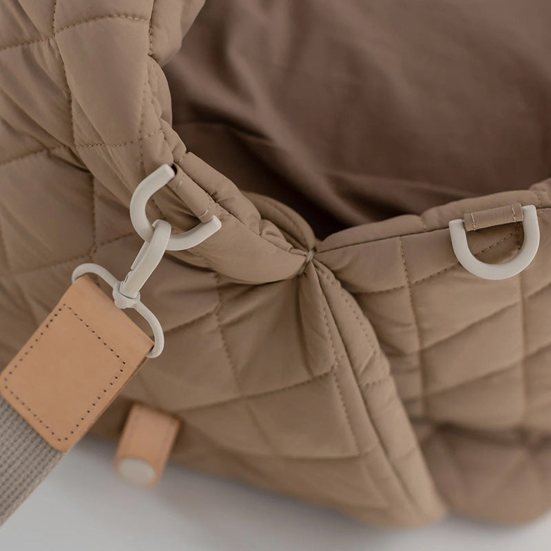Cama portátil tipo bolsa para perro y gato
